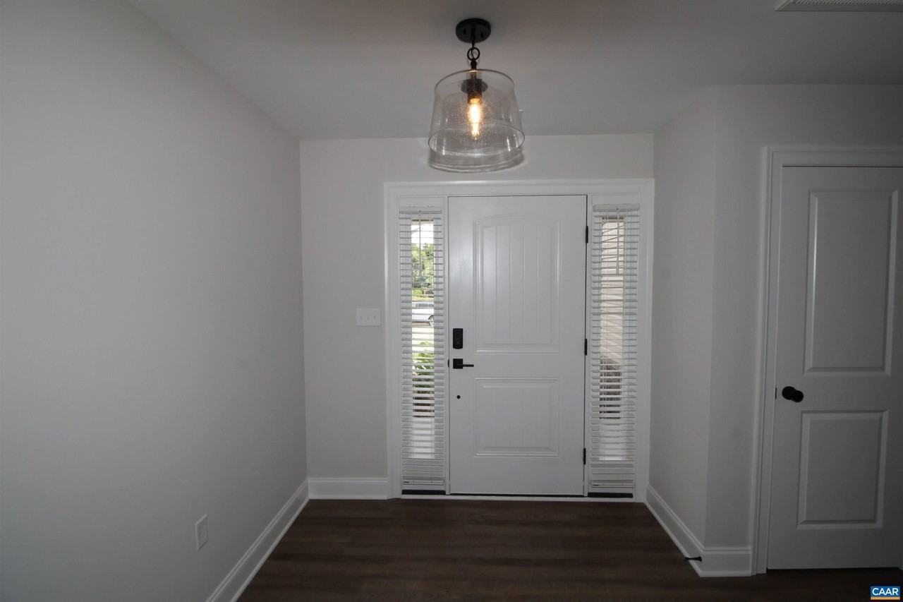 173 Langley Dr - Photo 2 of 15