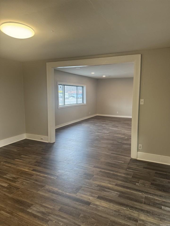 21407 Highway 365 N - Photo 4 of 9