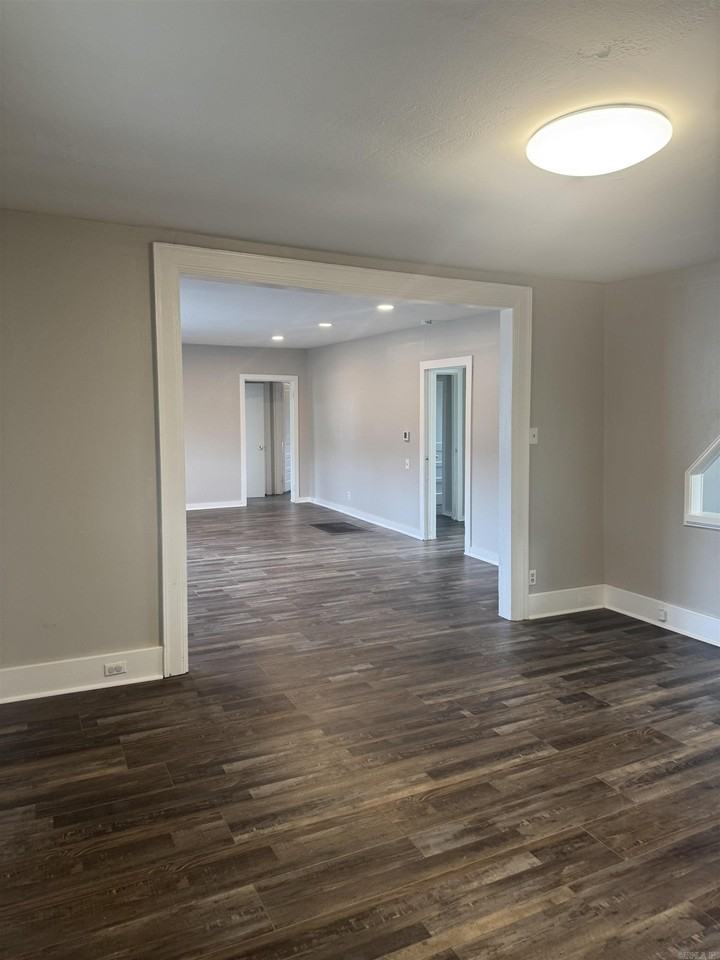 21407 Highway 365 N - Photo 5 of 9