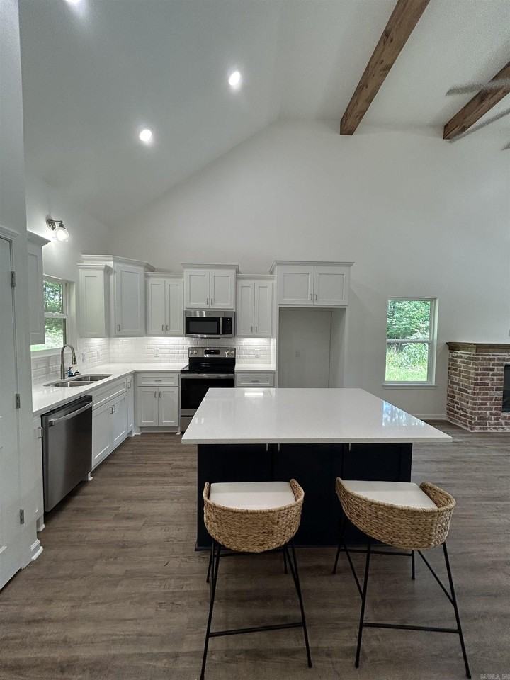 226 Scenic Dr - Photo 5 of 15