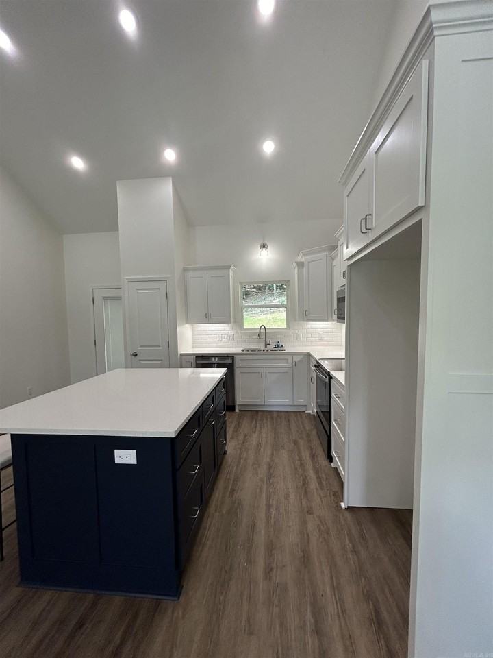 226 Scenic Dr - Photo 6 of 15