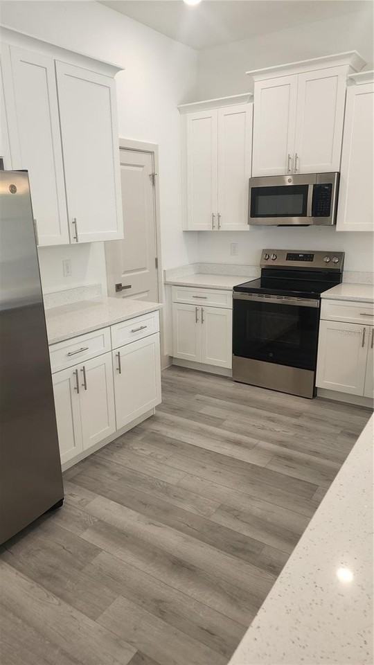 23469 Roscoe Ave - Photo 3 of 27