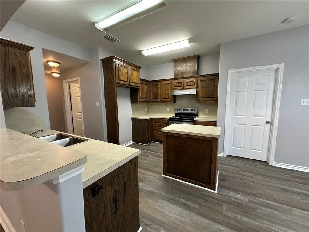 1993 Westwood Dr - Photo 7 of 35