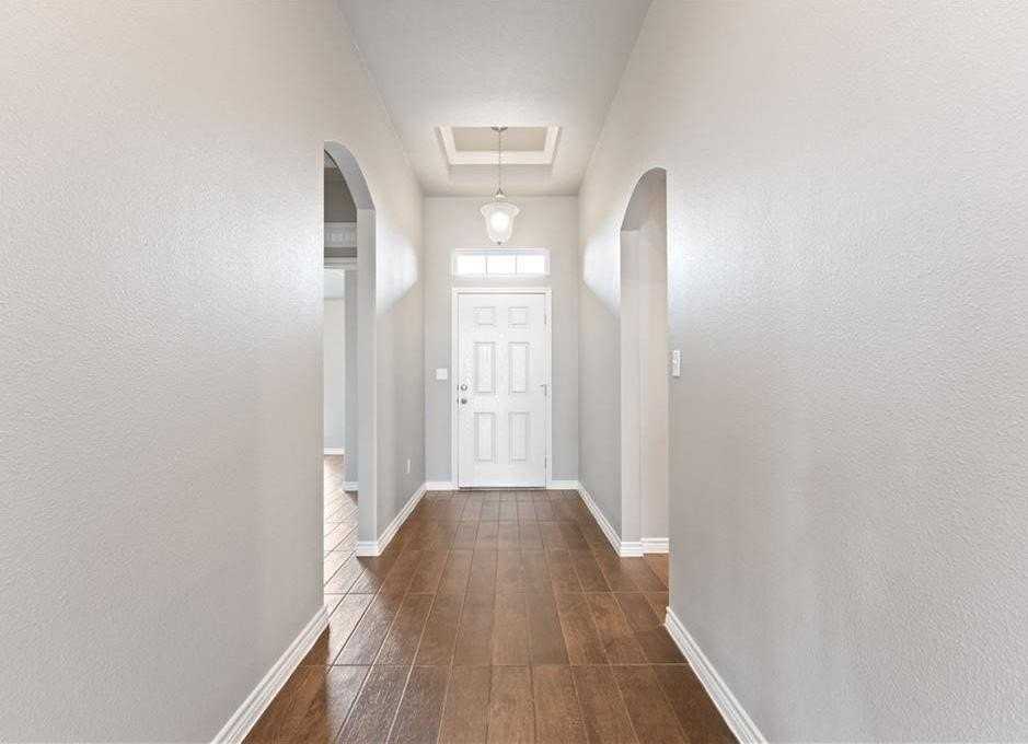 1253 Thames Chase Drive - Photo 2 of 13