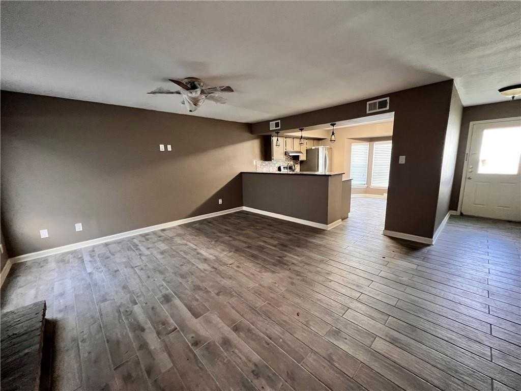 7252 The Mansions Dr - Photo 2 of 8