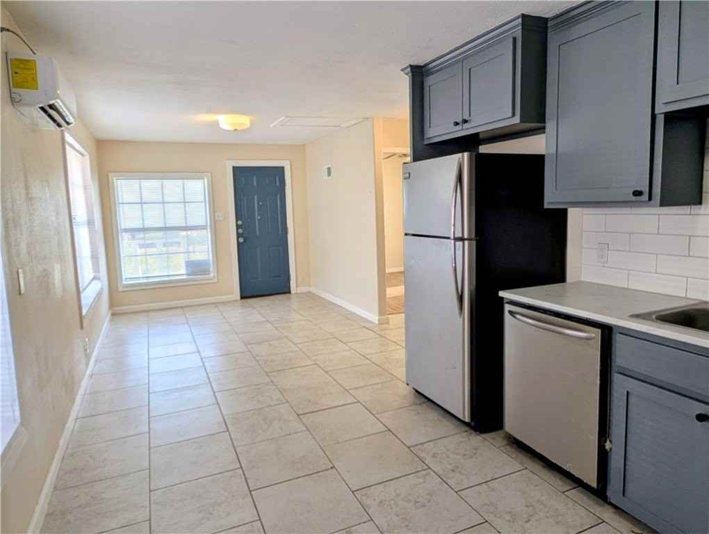 637 Jester Street - Photo 3 of 16