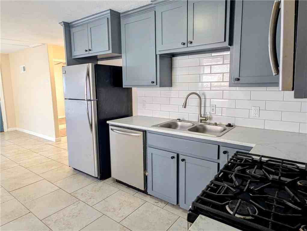 637 Jester Street - Photo 5 of 16