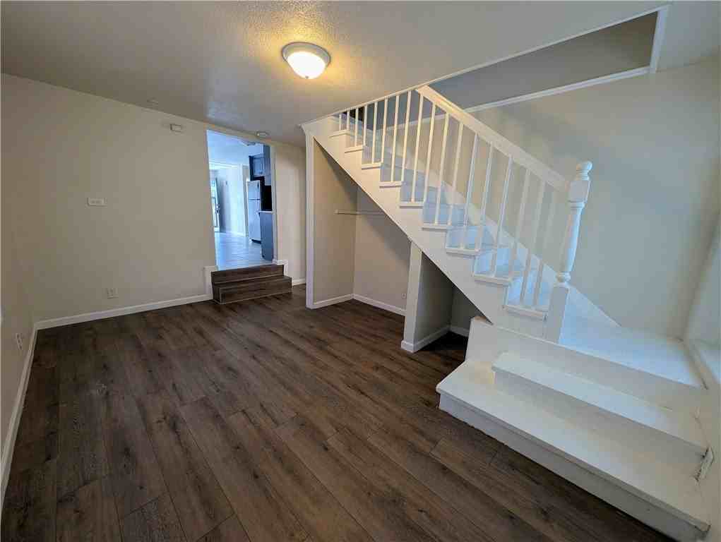 637 Jester Street - Photo 6 of 16