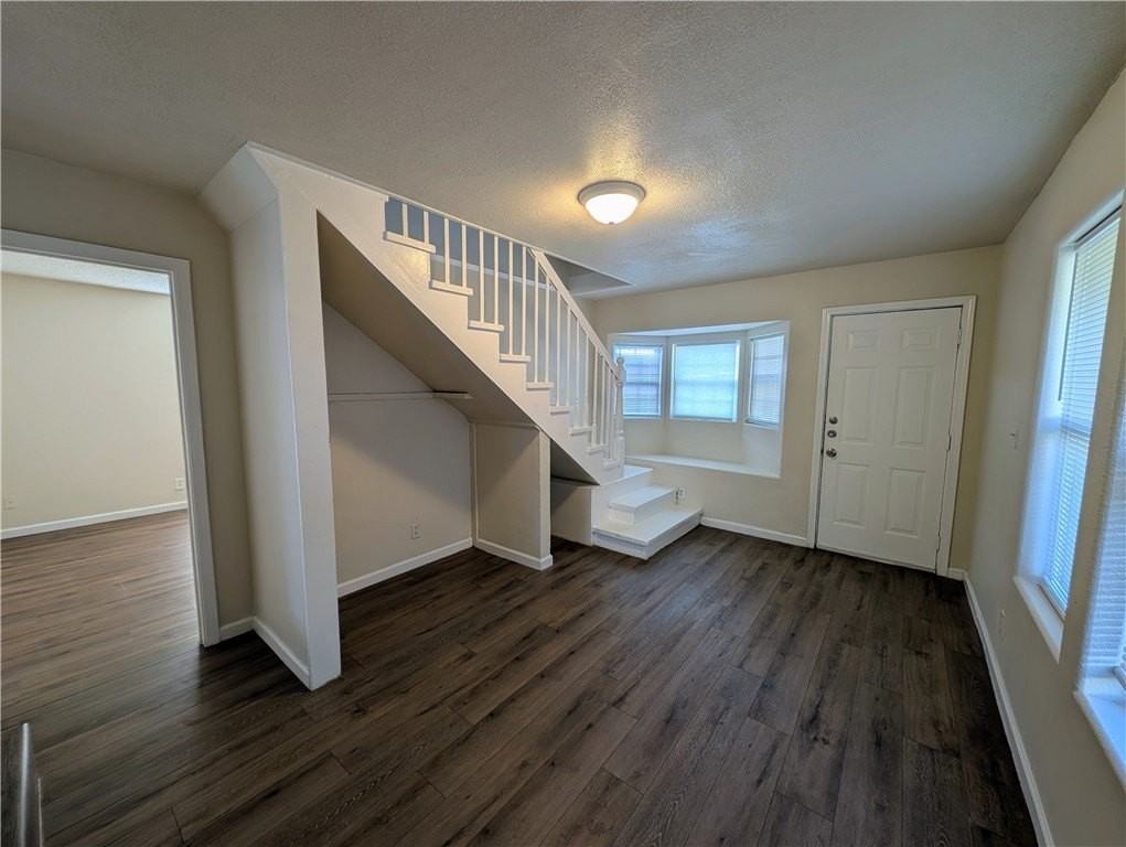 637 Jester Street - Photo 7 of 16