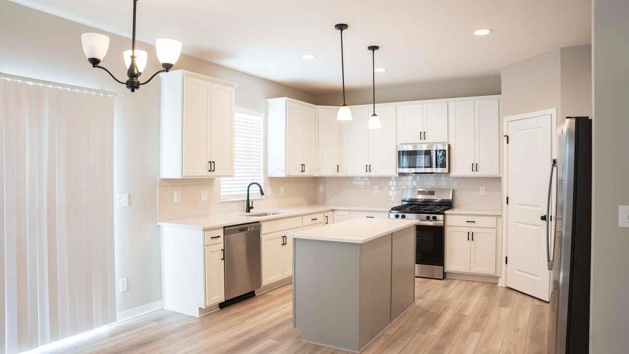 1717 Longhill Dr - Photo 3 of 45