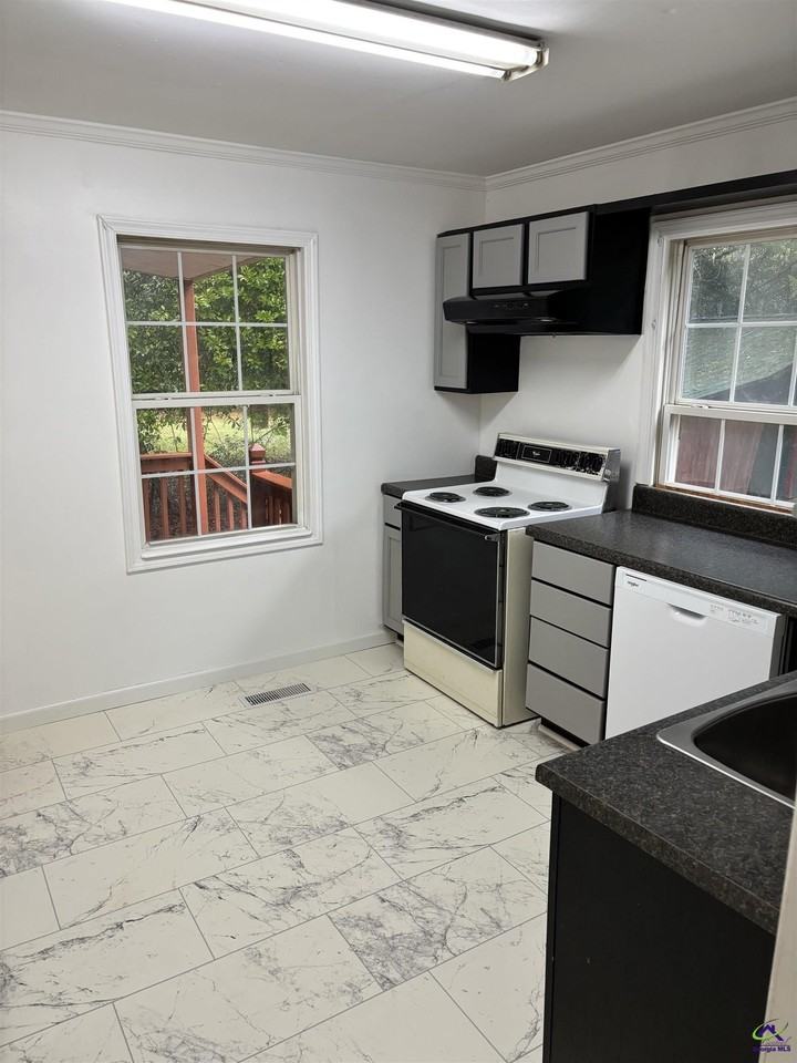 122 Tinker Blvd - Photo 7 of 17