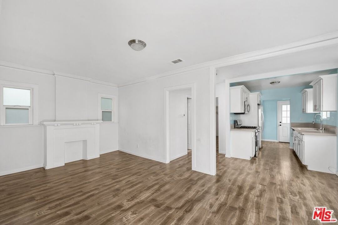 2738 S Cloverdale Ave - Photo 4 of 16