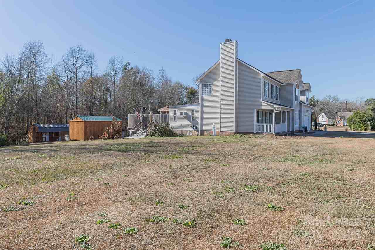 110 Mendover Drive - Photo 5 of 48