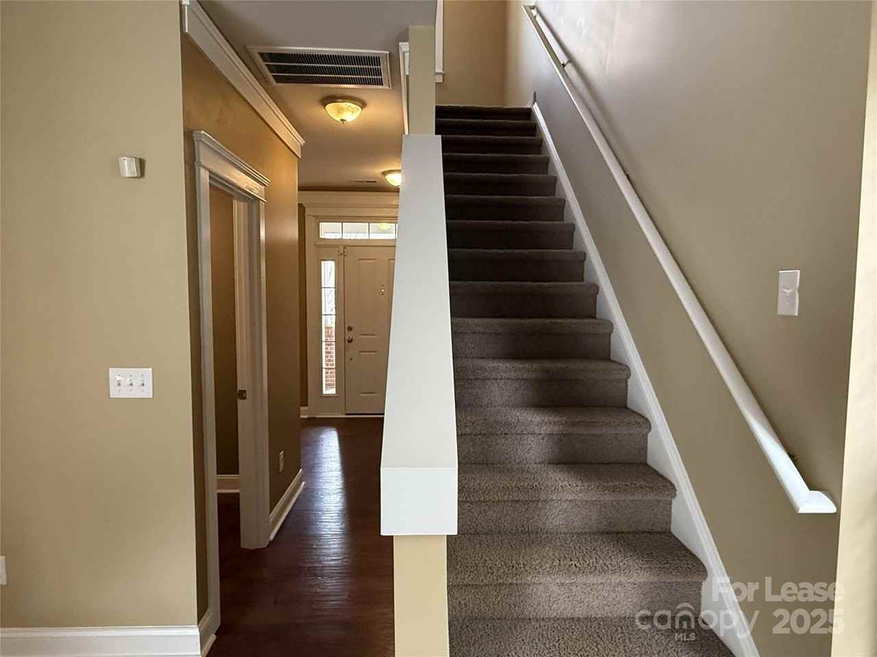 15211 Barnsbury Dr - Photo 6 of 17