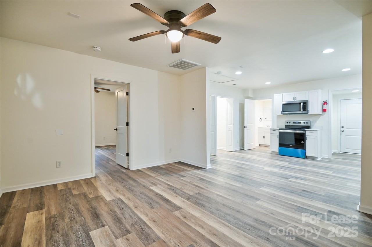 313 Heyward St - Photo 3 of 29