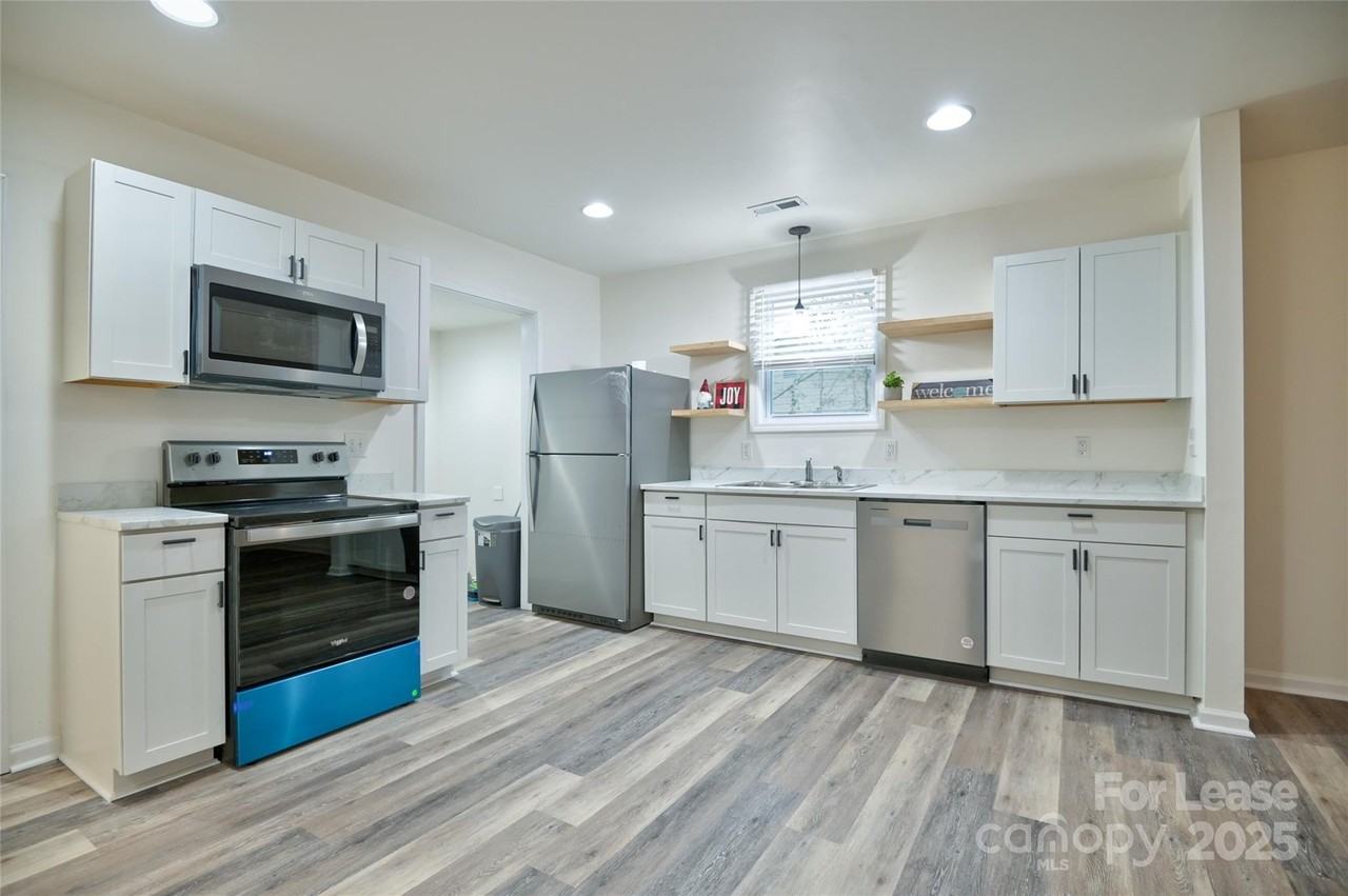 313 Heyward St - Photo 4 of 29