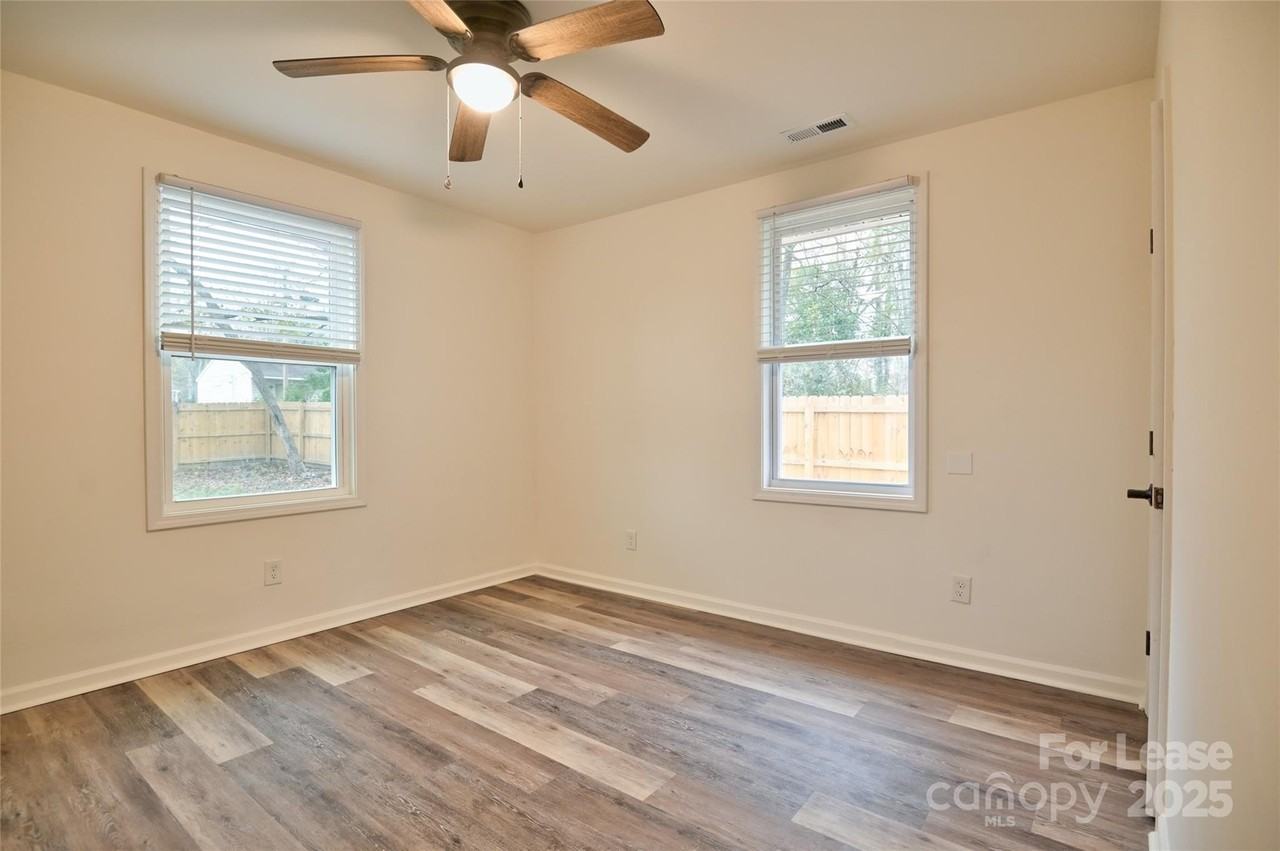 313 Heyward St - Photo 5 of 29