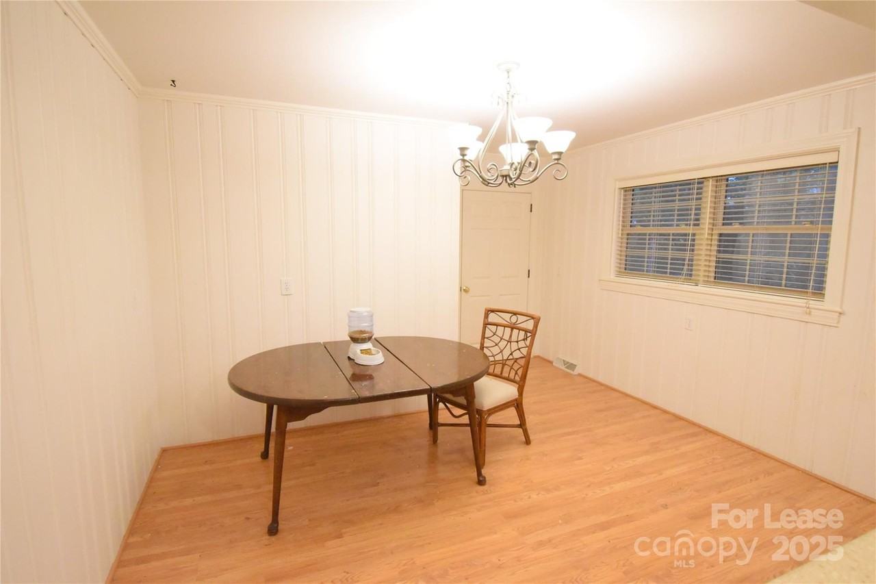 640 Miramar St Ne - Photo 7 of 20