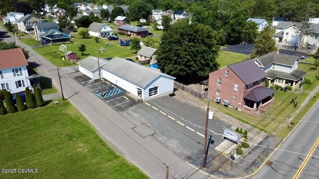 140 S Market St - Photo 2 of 22