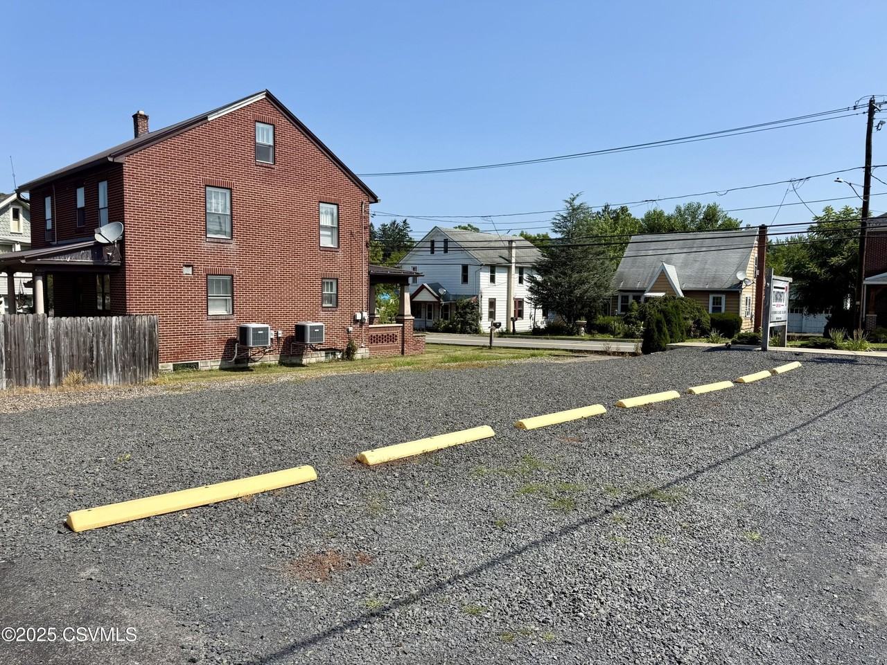 140 S Market St - Photo 6 of 22