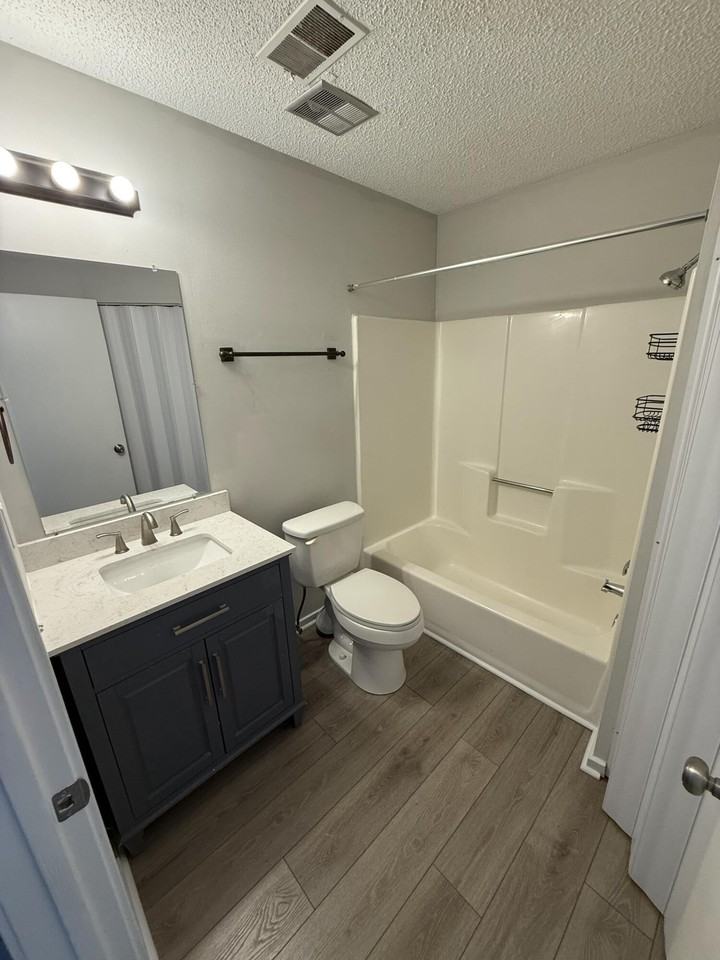 E Lane - Photo 6 of 13