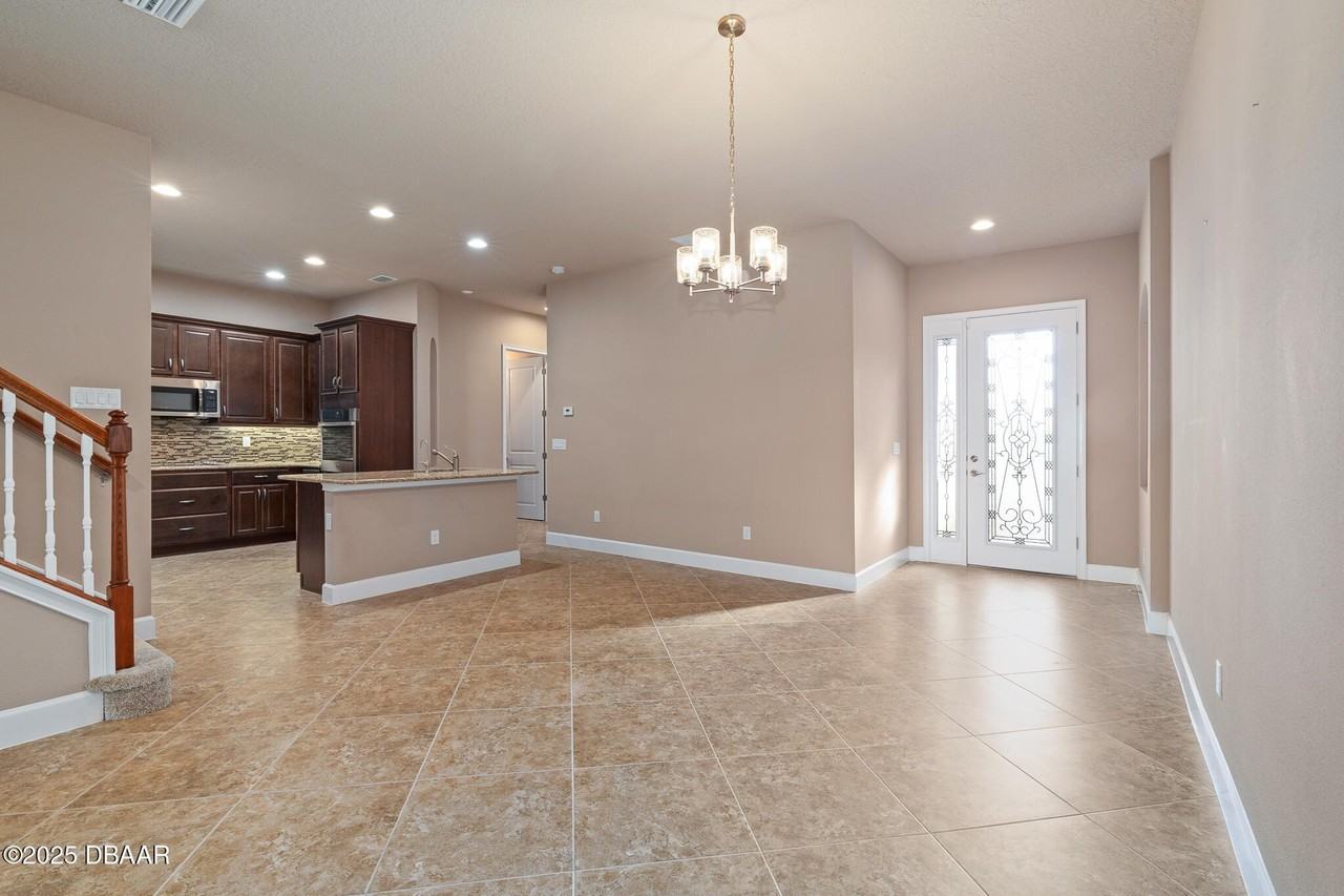 829 Pinewood Drive - Photo 7 of 40