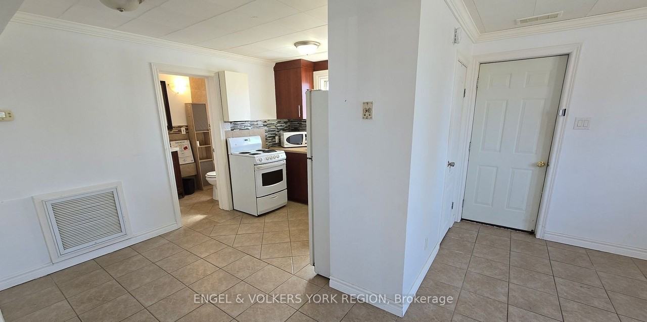 41 Essa Road S 2 - Photo 6 of 17