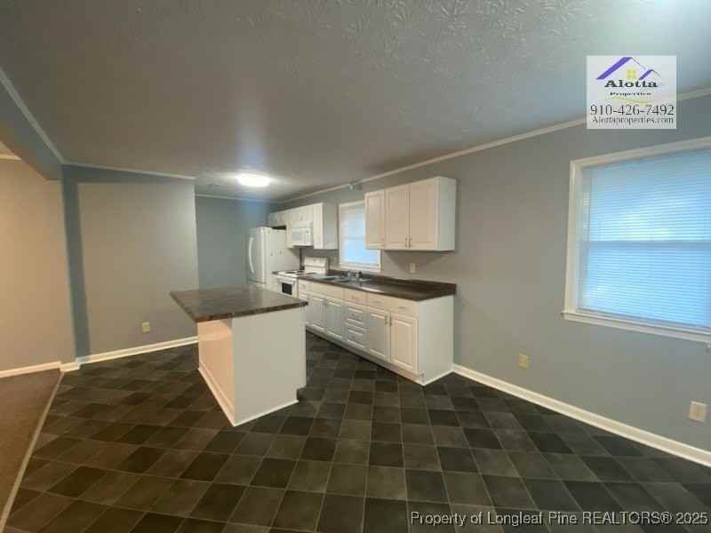 6527 Tareyton Rd - Photo 5 of 11