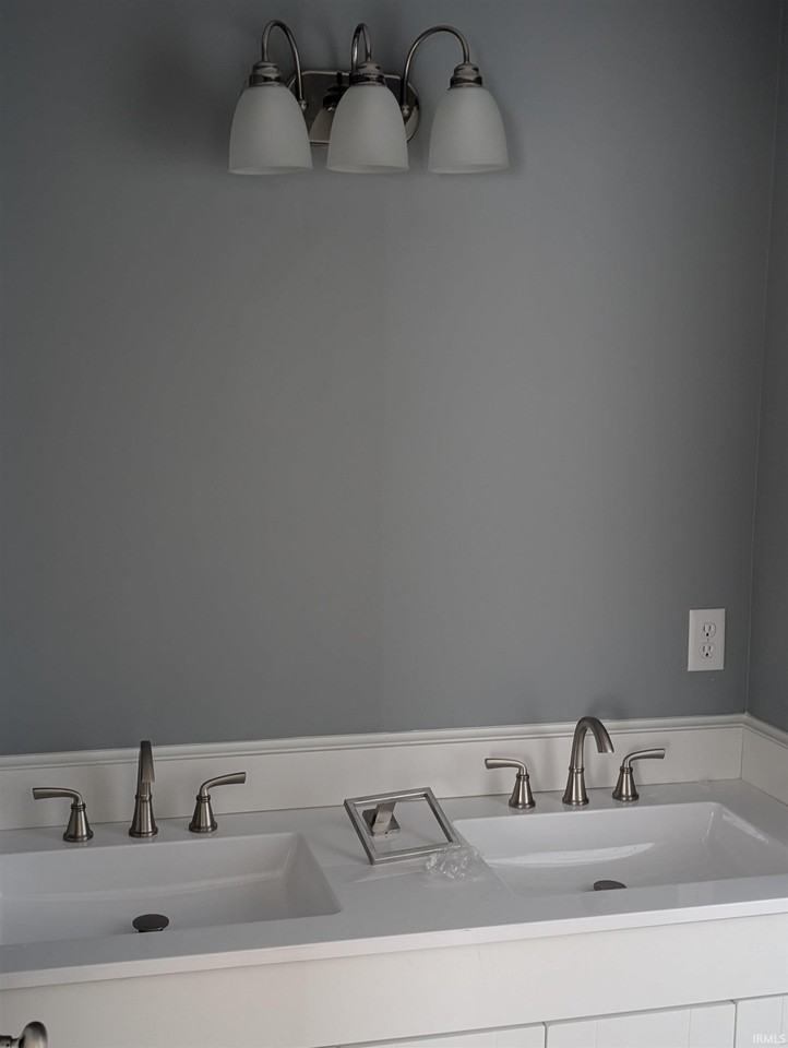 3710 Wayne Trace - Photo 7 of 13