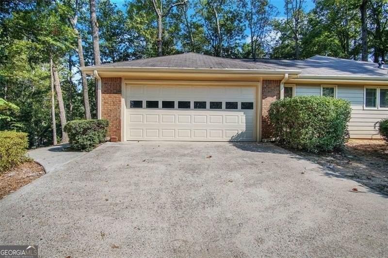 2052 Old Forge Way Northeast - Photo 2 of 23