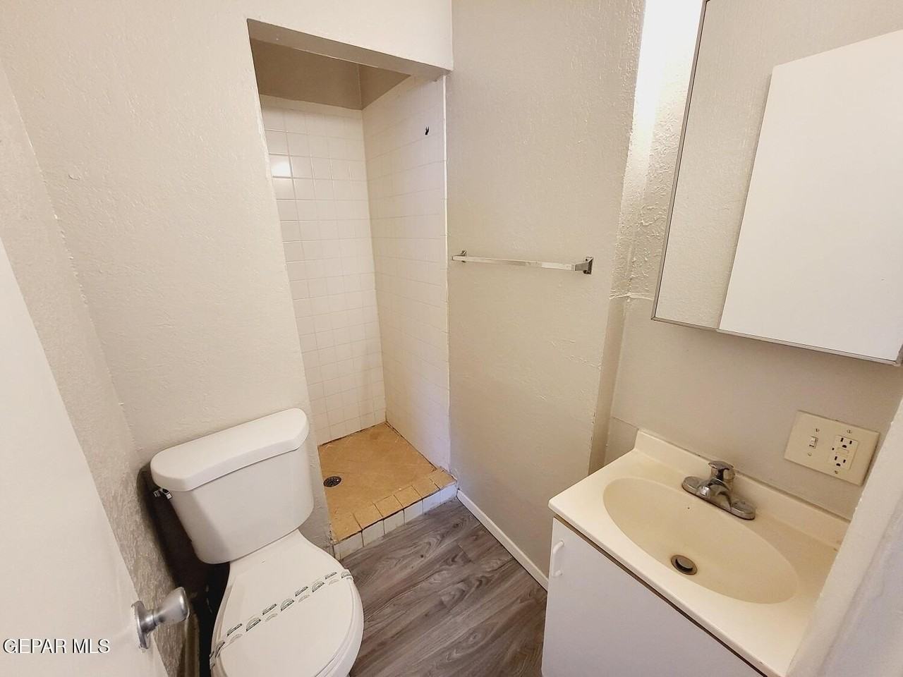 1111 N Cotton St Apt G #G - Photo 6 of 9