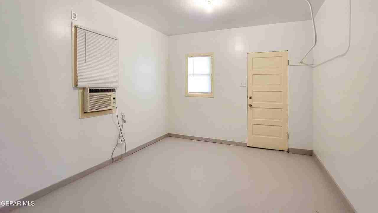 704 Wellesley Road - Photo 2 of 5