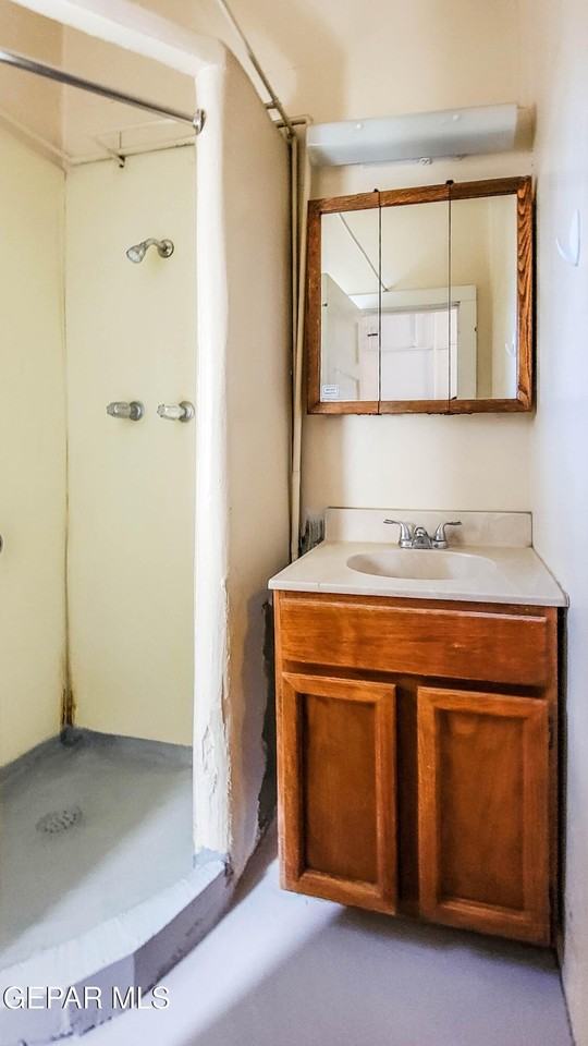 704 Wellesley Road - Photo 4 of 5