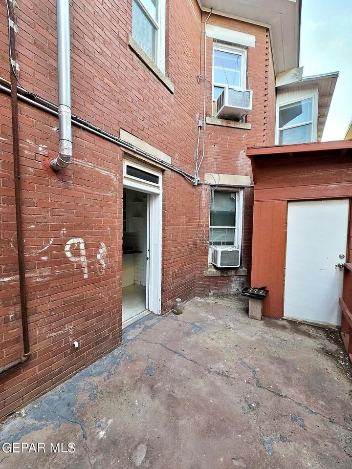 1114 E Rio Grande Ave Apt 1 #1 - Photo 4 of 8