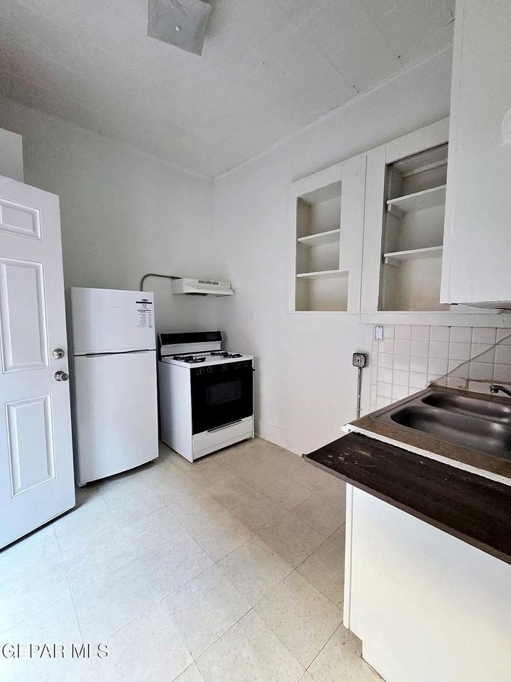 1114 E Rio Grande Ave Apt 1 #1 - Photo 5 of 8