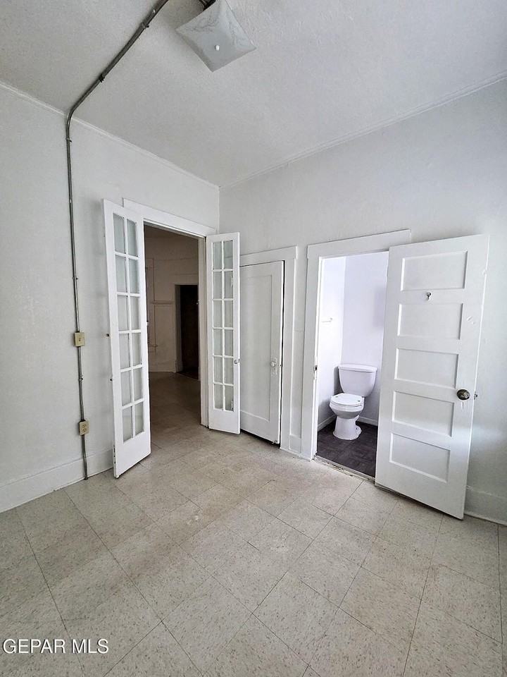 1114 E Rio Grande Ave Apt 1 #1 - Photo 7 of 8