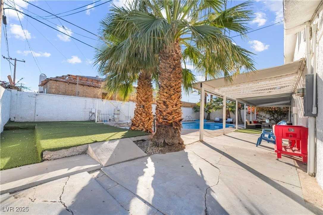 2419 Vegas Valley Dr - Photo 5 of 41