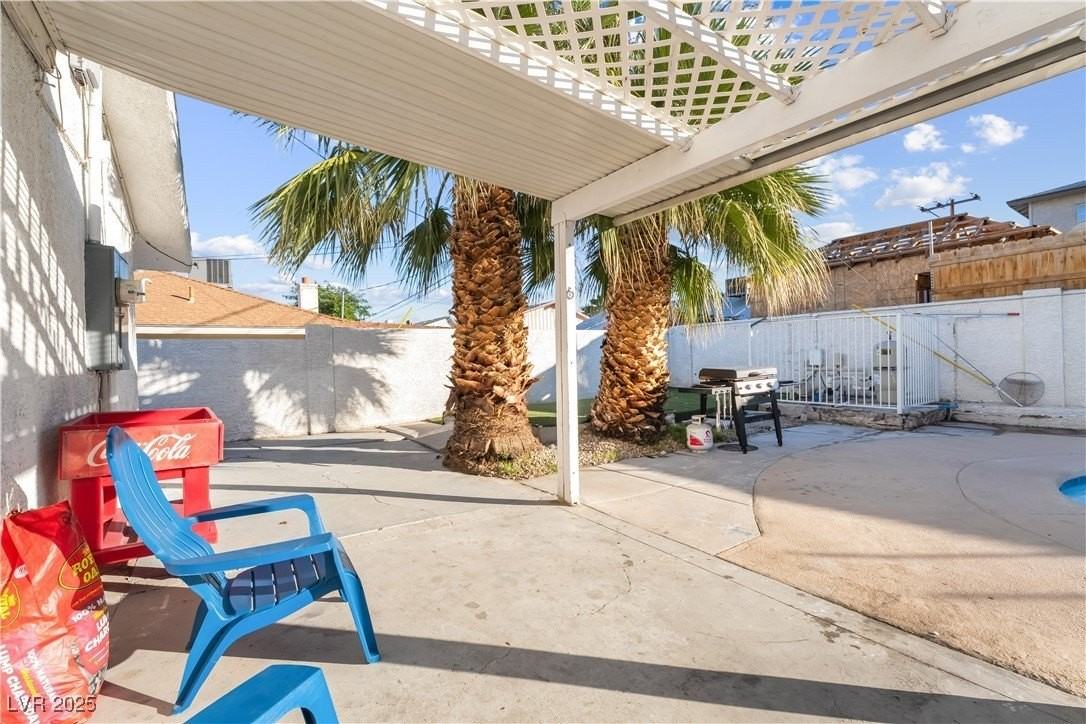 2419 Vegas Valley Dr - Photo 6 of 41