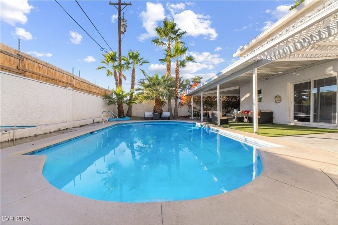 2419 Vegas Valley Dr - Photo 7 of 41