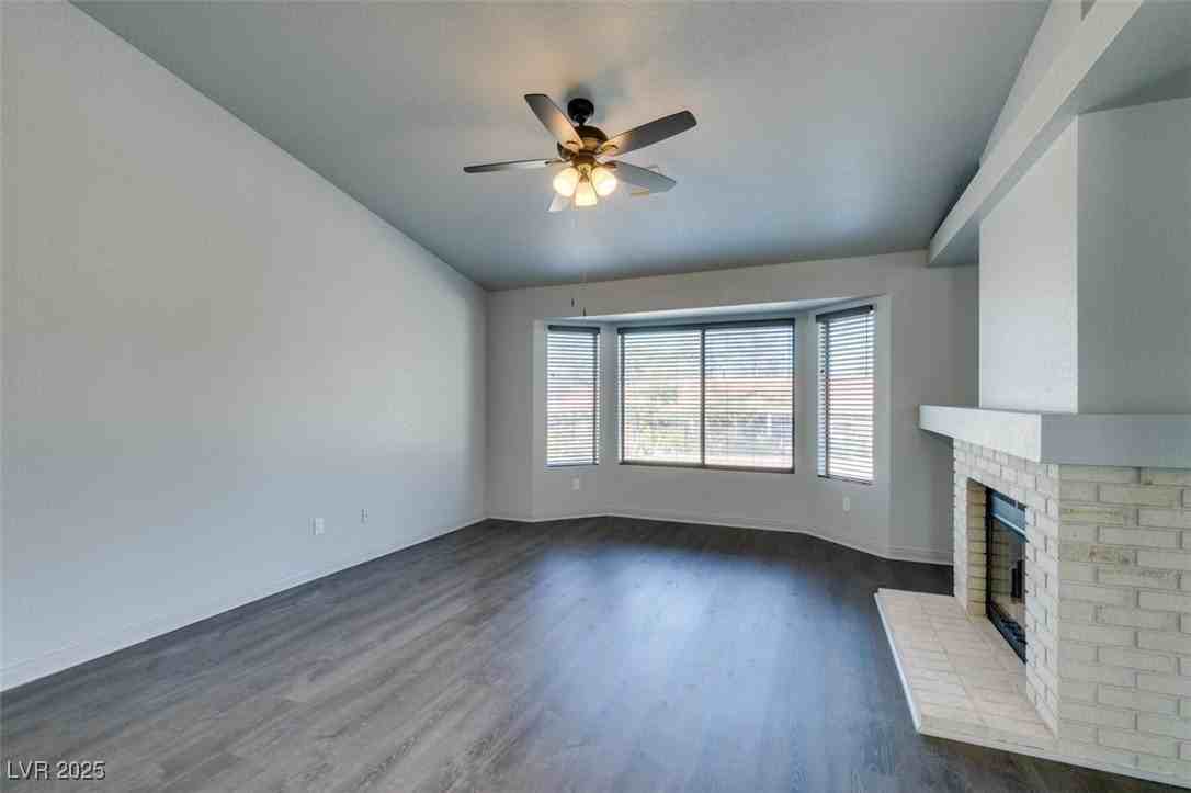 1670 Rocking Horse Dr - Photo 4 of 50