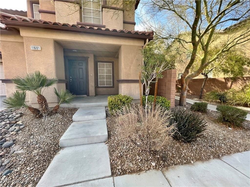 11601 Giles St - Photo 2 of 9