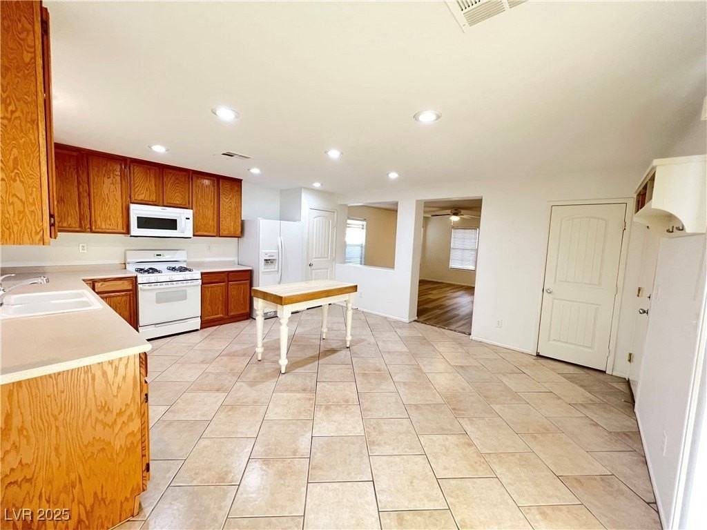 11601 Giles St - Photo 5 of 9