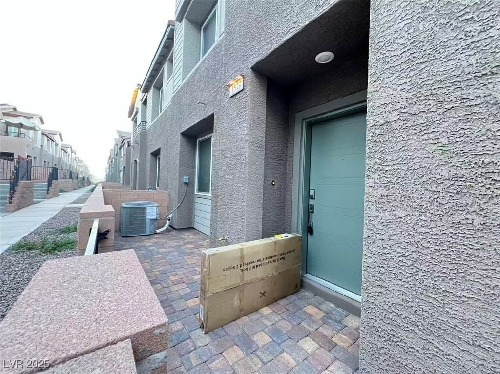 1549 Maria Crossing Avenue - Photo 3 of 30