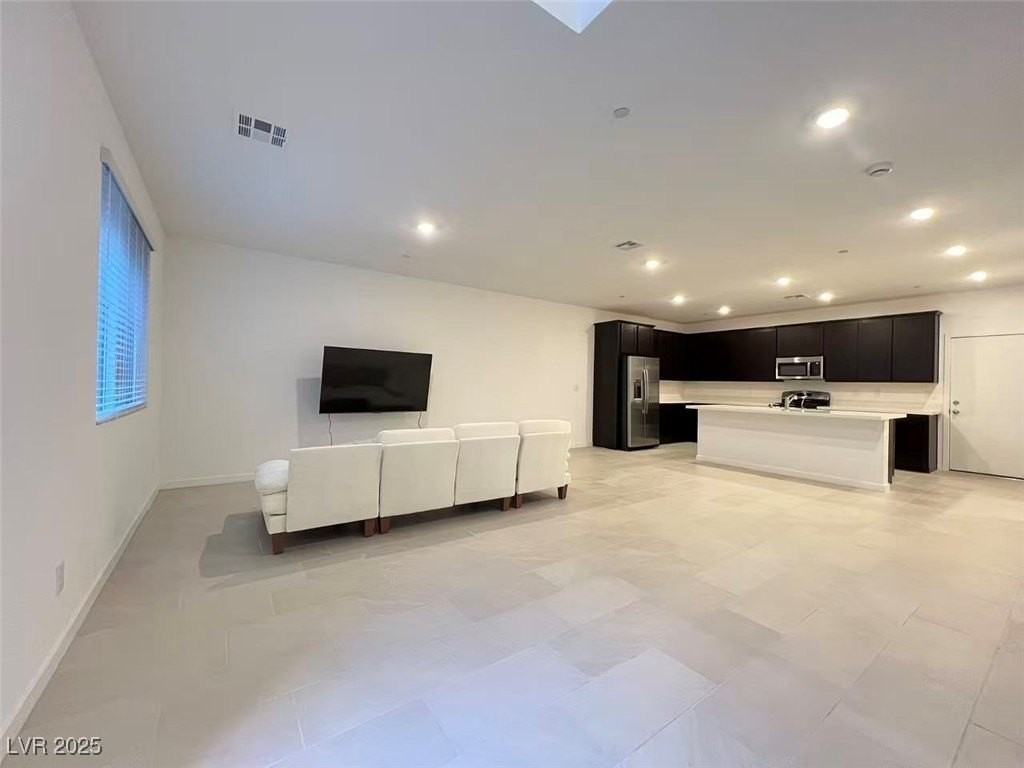 1549 Maria Crossing Avenue - Photo 4 of 30