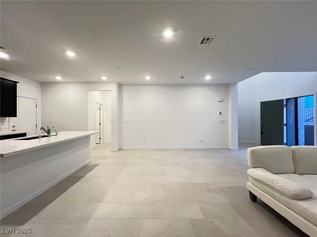 1549 Maria Crossing Avenue - Photo 6 of 30