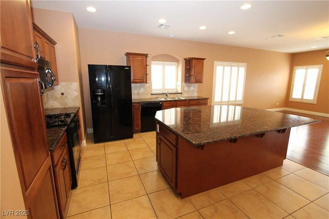 9528 Victory Garden Ave - Photo 2 of 22