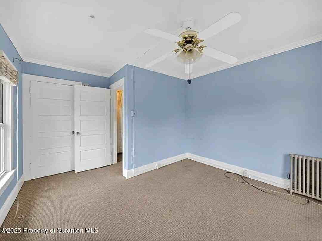 2035 Delaware St - Photo 5 of 8