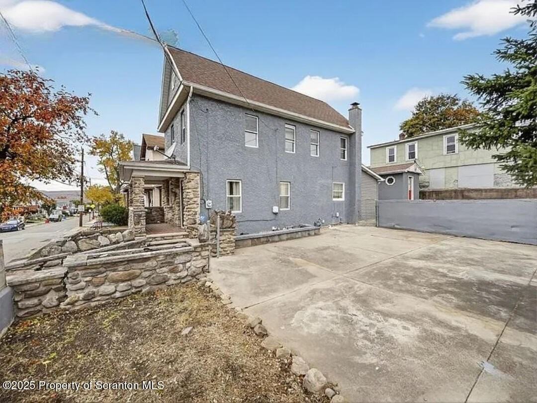 2035 Delaware St - Photo 7 of 8