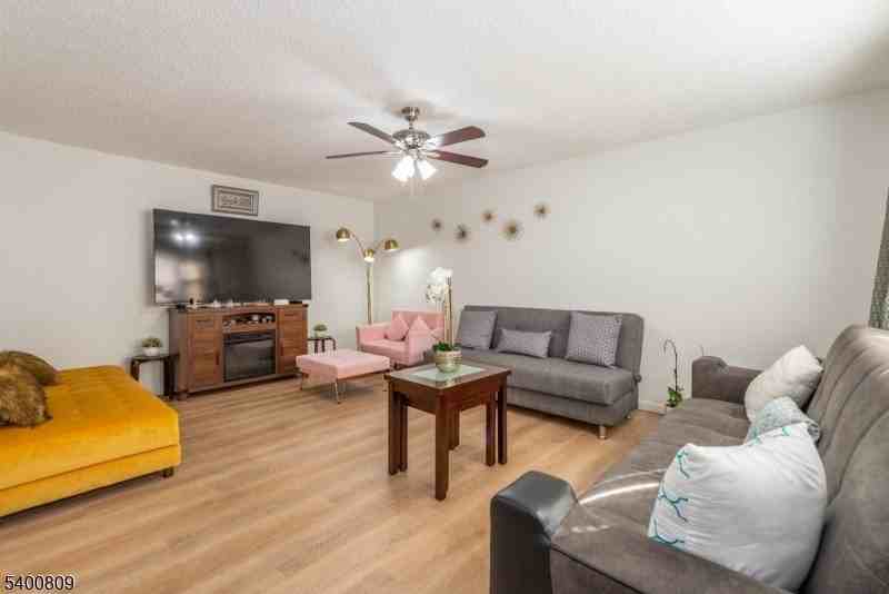 1133 Livingston Ave #14 - Photo 7 of 23