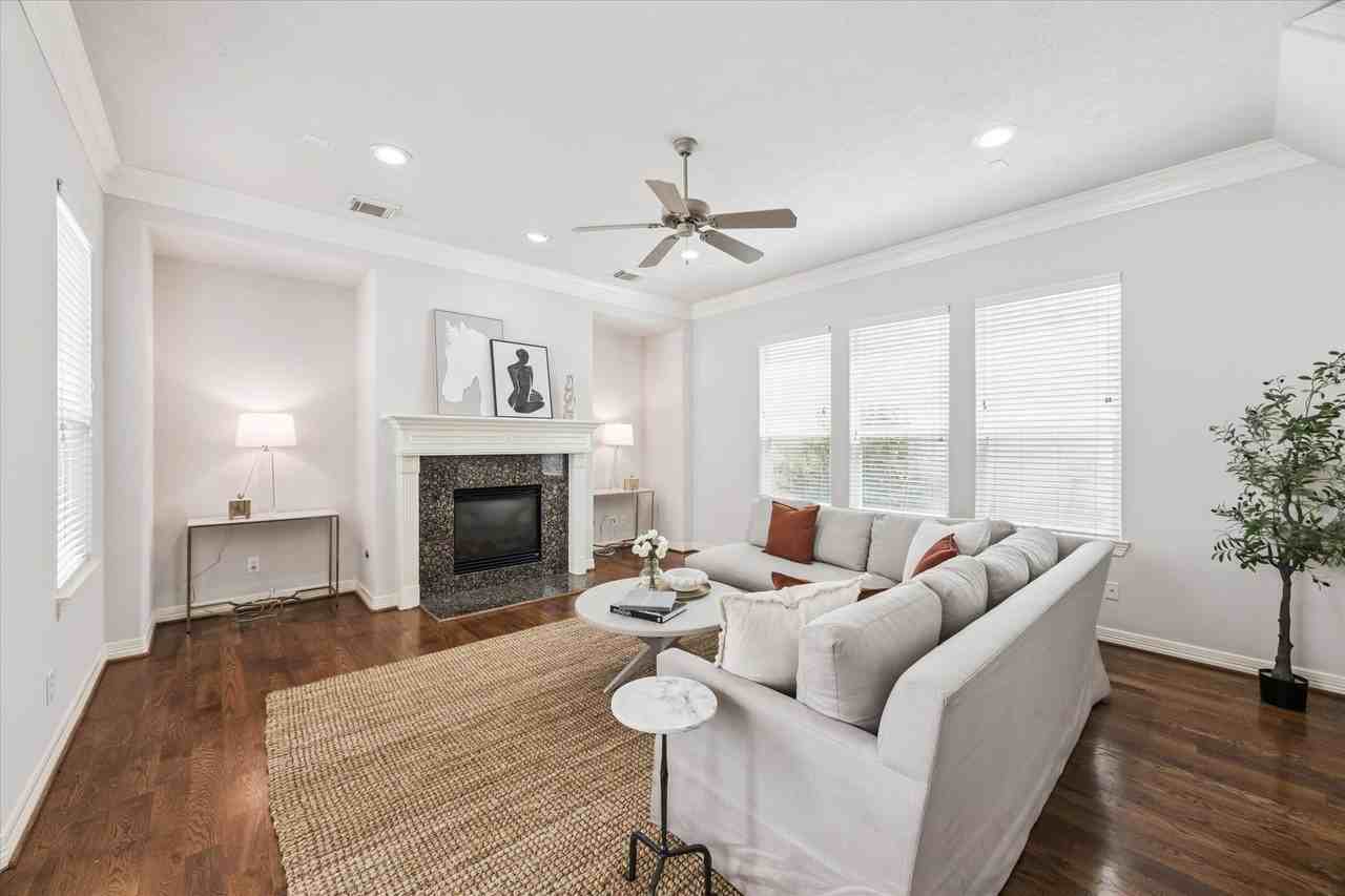 116 White Dr - Photo 2 of 12